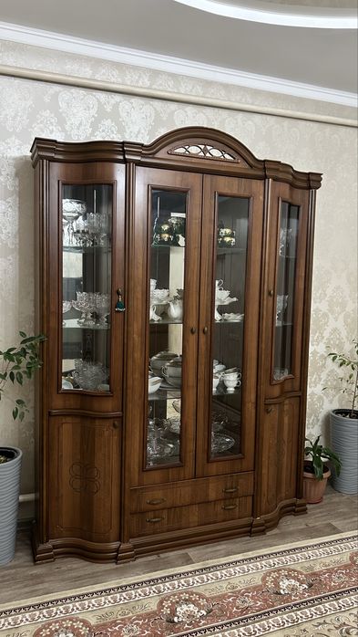 сервант,ыдыс шыкафв