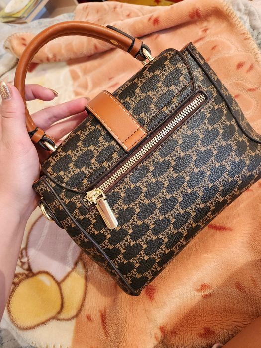 Продам женские вещи