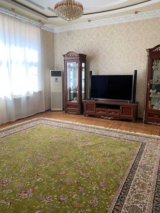 Сдается 3-х уровнев дом возле парка Бобура