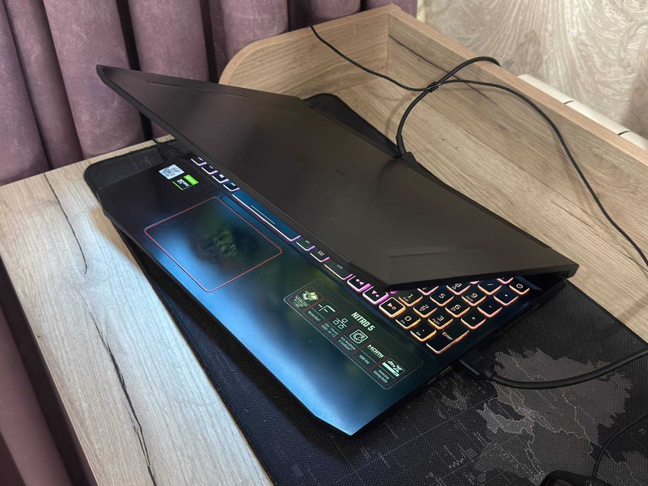 Noutbuk Acer Nitro 5 (Core i7, 32 GB RAM, 6 GB GPU)