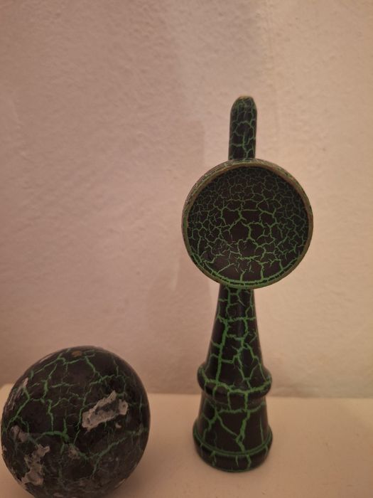 Kendama craked verde