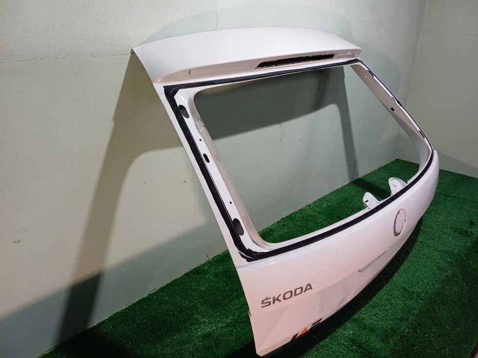 врата 5 та багажник Skoda Rapid 2012-2019 г. #1013V .