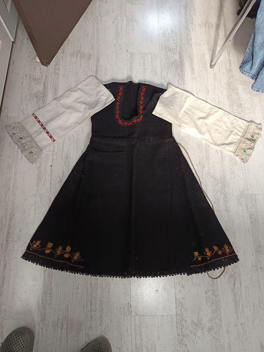 Автентични носии и ризи