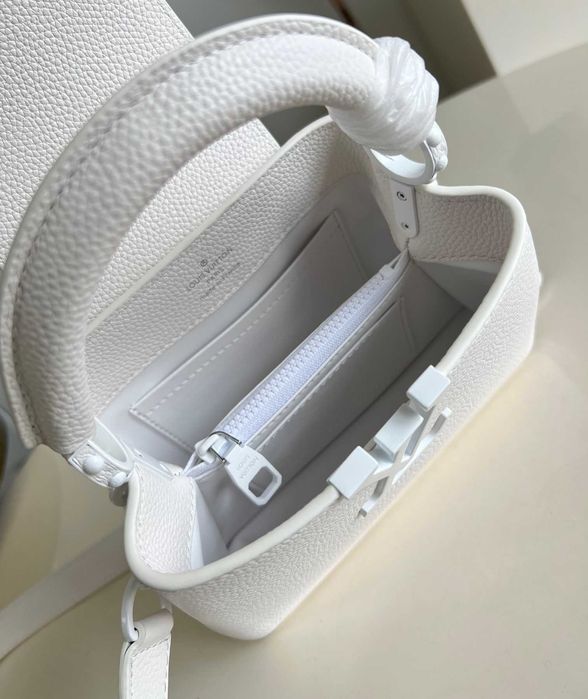 Geanta LV Louis Vuitton Capucines 21cm alb, Premium