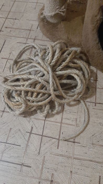 Домик - когтеточка, б/у.