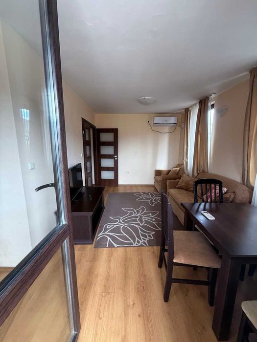 Стилен тристаен апартамент с панорамна гледка в Банско