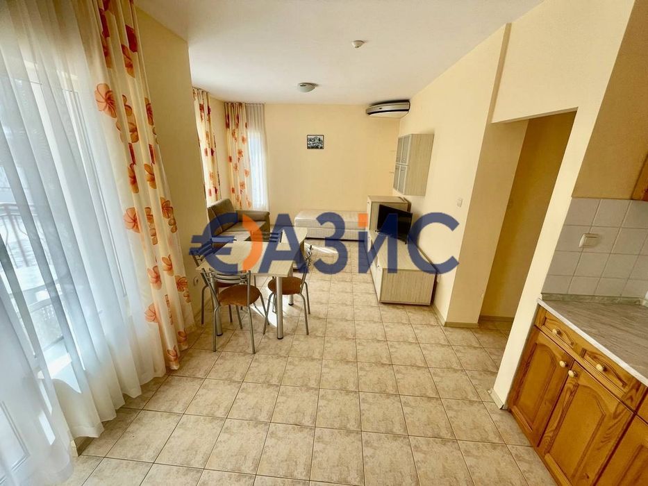 Продава се Двустаен апартамент в Свети Влас - 70 кв.м за 1128 €/кв.м - Снимка #2