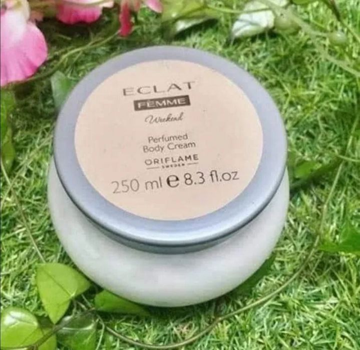 Тоалетна вода Eclat Femme Weekend от Орифлейм