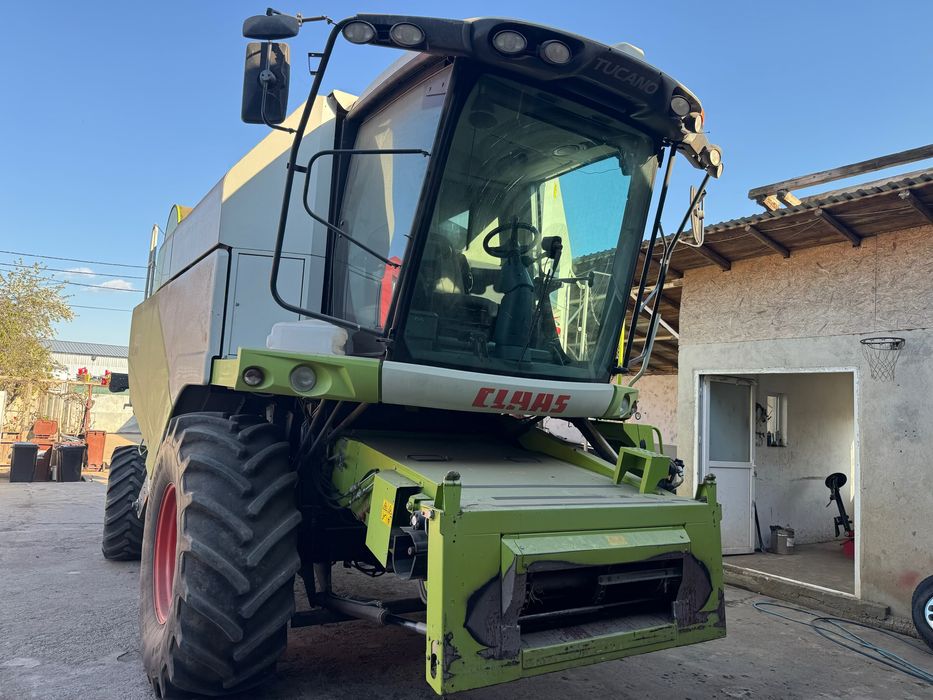 De vanzare 2 combini claas
