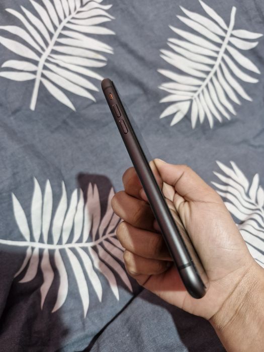 Ёмкость82%( трутон фейсИД оригинал зарядчик) бор холати идеал келиша