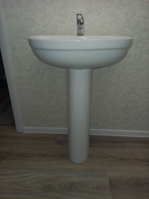 Раковина со смесителем