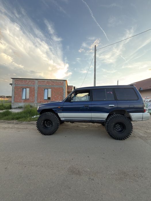 Mitsubishi Pajero 2.8 autoutilitara 5 locuri !