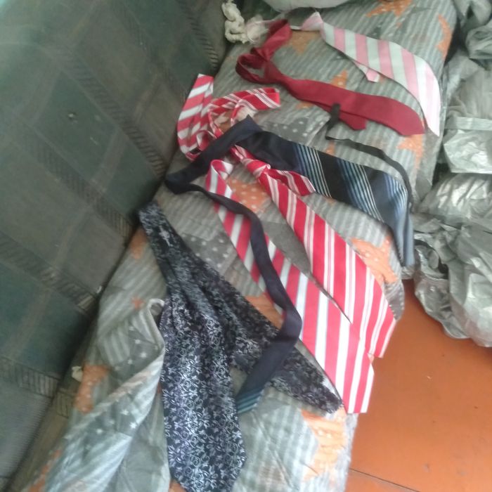 Галстуки.  разный