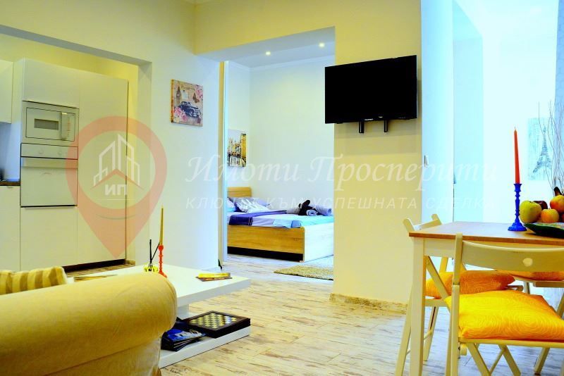 Дава се под наем Двустаен апартамент в София, Център - 50 кв.м за 699 € - Снимка #2