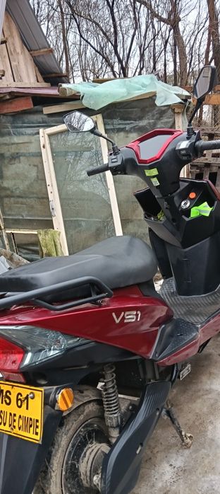 De vanzare  scuter electric in stare foarte buna de funcționare 823 km