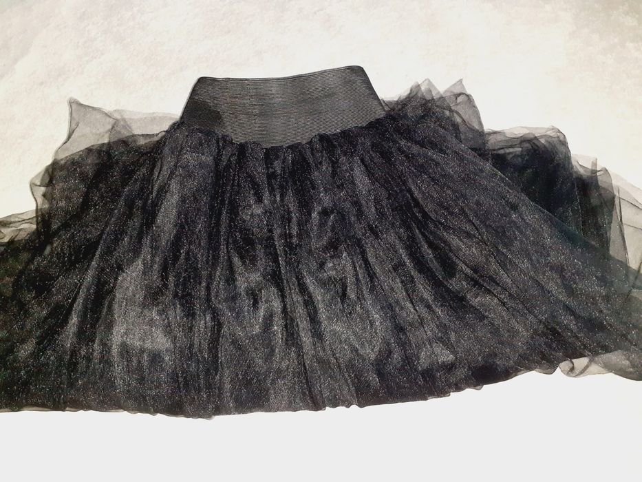 Fustă din tulle, nouă fără etichetă