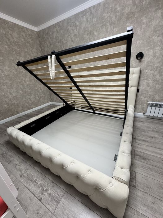 Кровать продается в очень хорошем состоянии