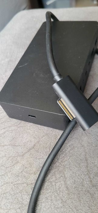 Docking Station Microsoft Surface 4K, Model 1917 fara alte accesori se vinde in timisoara trebuie testat