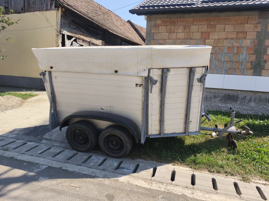 Vând remorca 2T maxima autorizata am 3 luni se poate circula 3 luni numere rosii