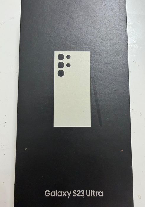 Samsung s23 ultra fisurat perfect funcțional.