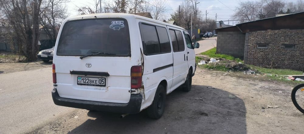 Продам хайс 2л бензин