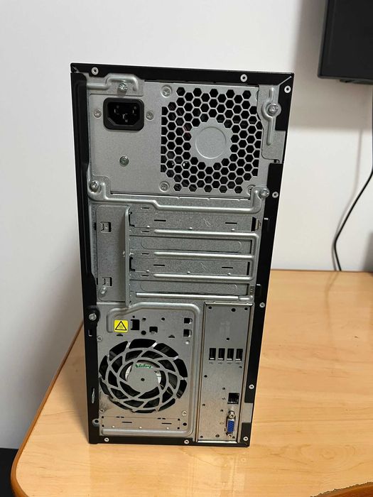 Unitate Server cu Intel Xeon E3-1220v2, Stocare 1Tb, 4Gb Ram Ecc