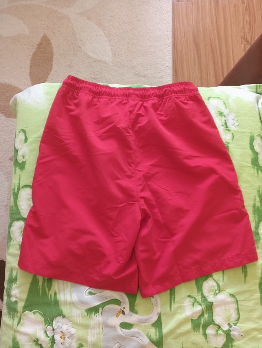 Pantaloni scurți