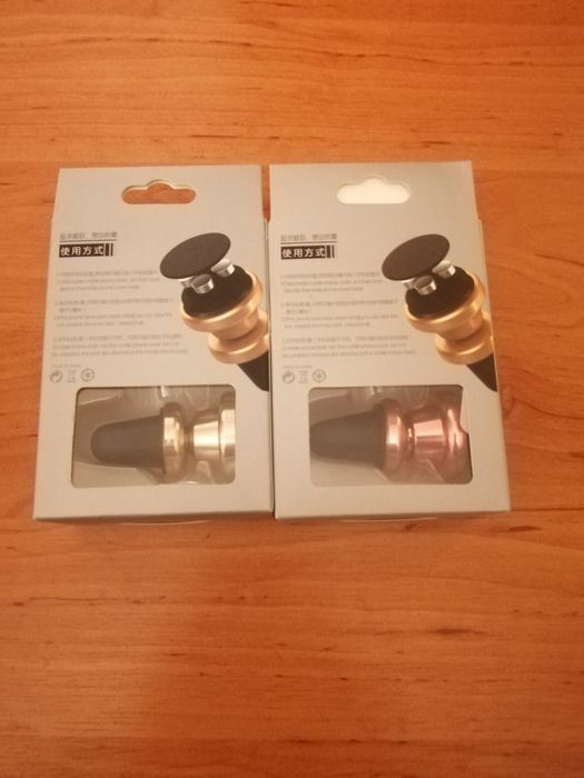 Vând 20 suporți telefon auto