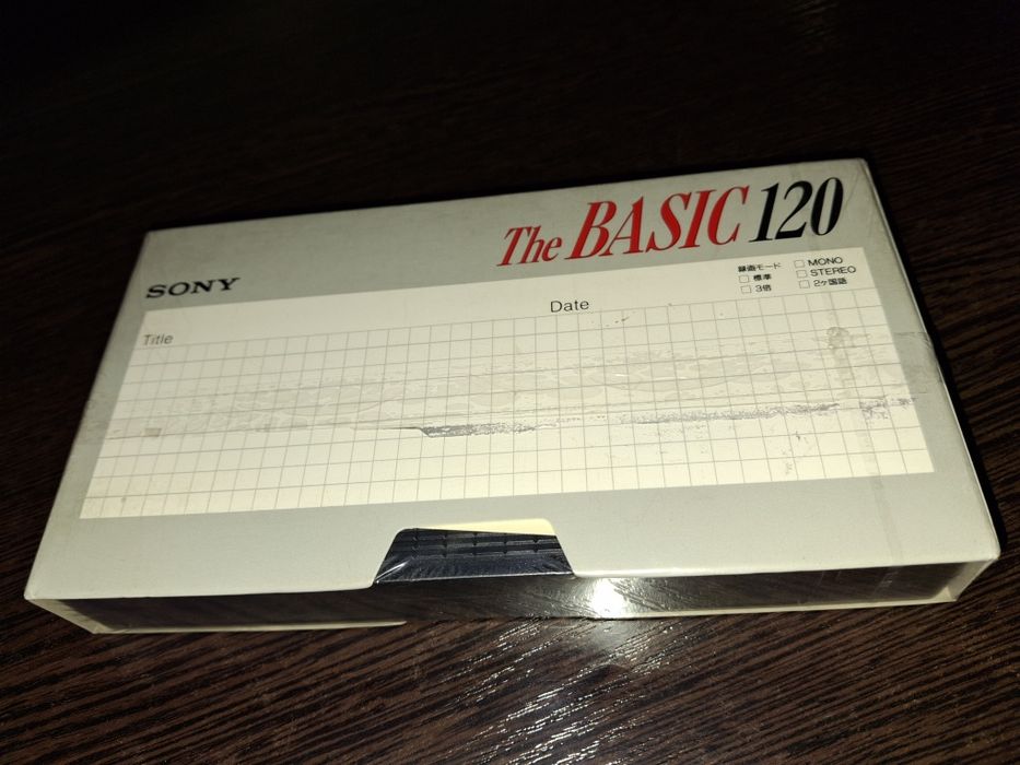 Продам новые, запечатаные VHS кассеты. .