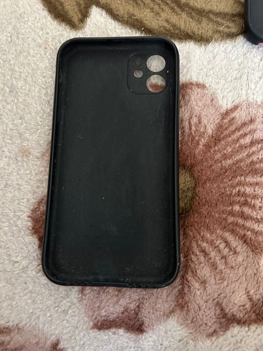 Vând huse IPhone 11