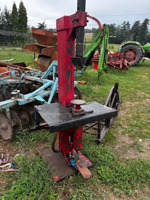 Crapatoare de lemne dupa tractor