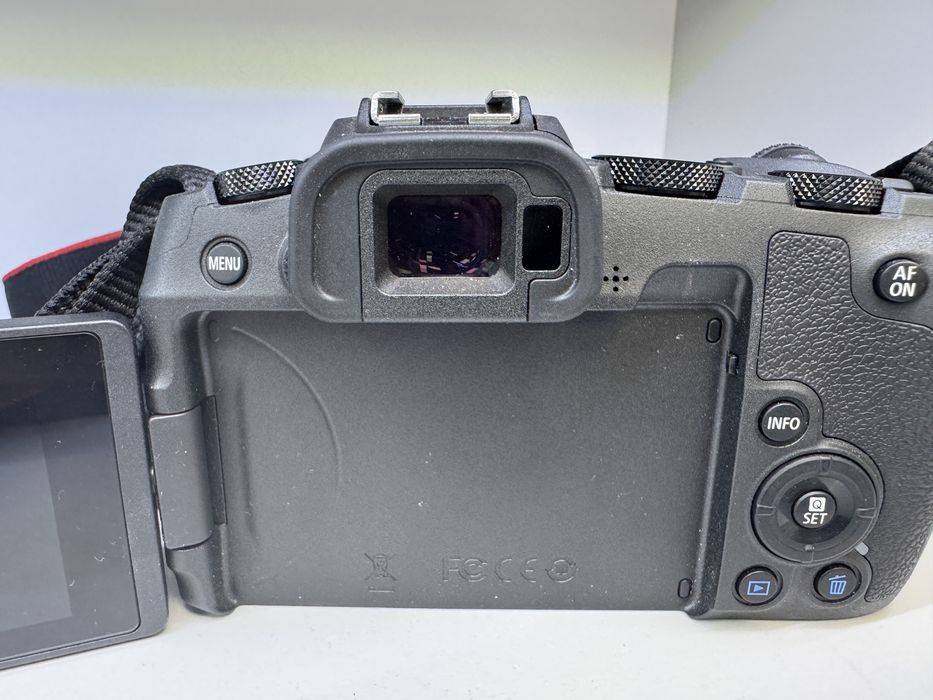 Aparat Foto canon Eos RP, Obiectiv 24-105