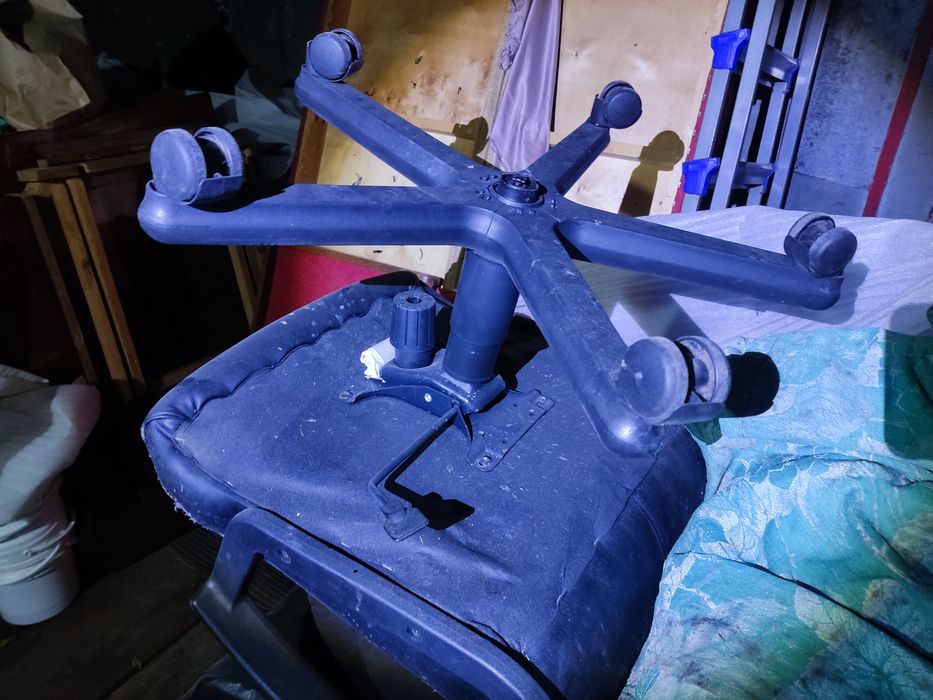 Продам кресло компьютерное