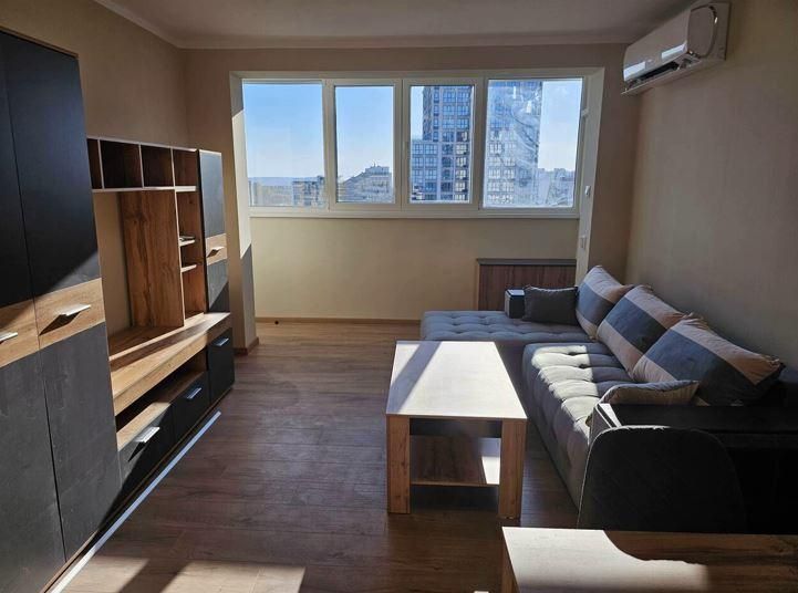 Дава се под наем Двустаен апартамент в Бургас, Лазур - 57 кв.м за 598.23 € - Снимка #1