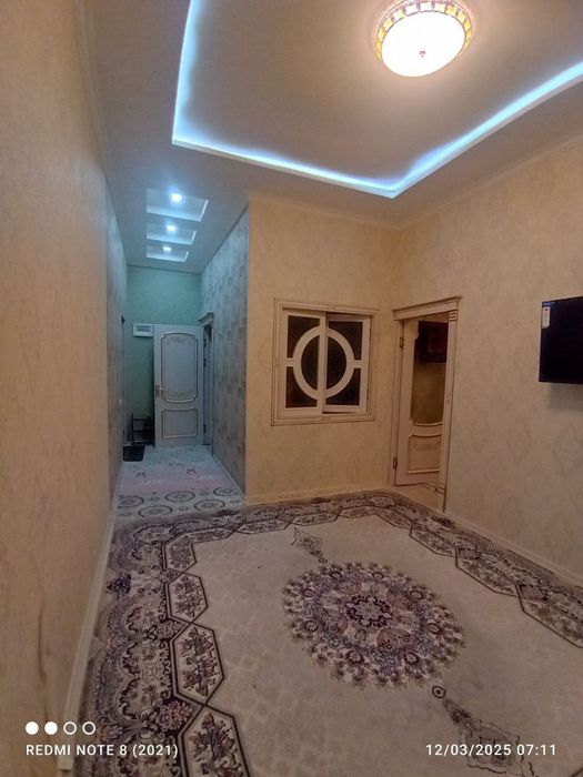 Zafar restoranini toʻgʻrisida joylashgan yangi dom