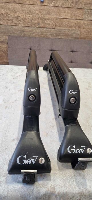 Багажник за ски GEV SHERPA 5 BLACK в комплект с Напречни Греди GEV 7