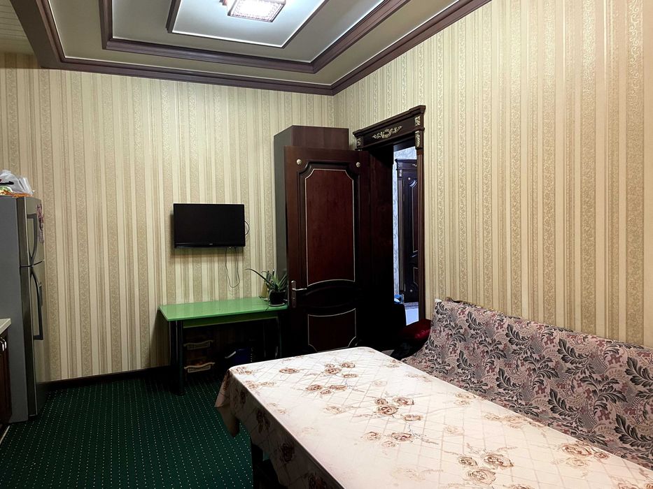 Uy sotiladi 8 sotix olmazor tumani chuqursoy