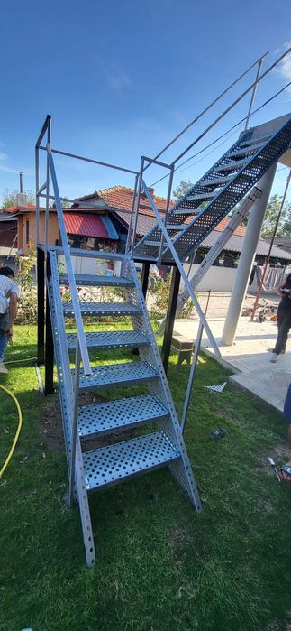 Scari de exterior galvanizate industriale