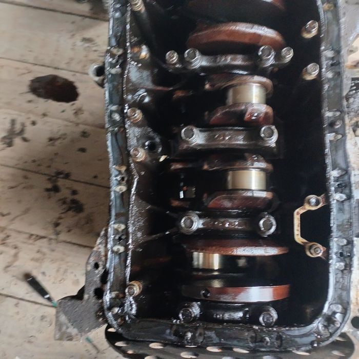 Продам блок с коленвалом