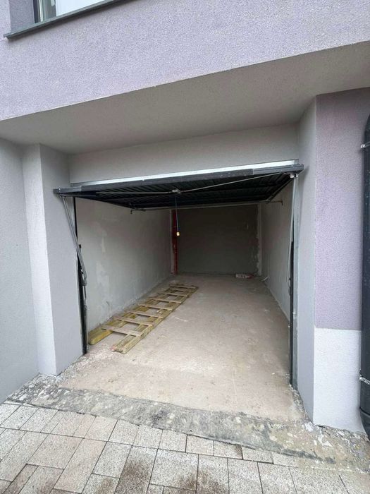 Дава се под наем Гараж / Паркомясто в София, Малинова долина - 21 кв.м за 200 € - Снимка #1