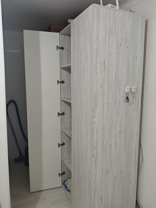 Срочно продается шкаф