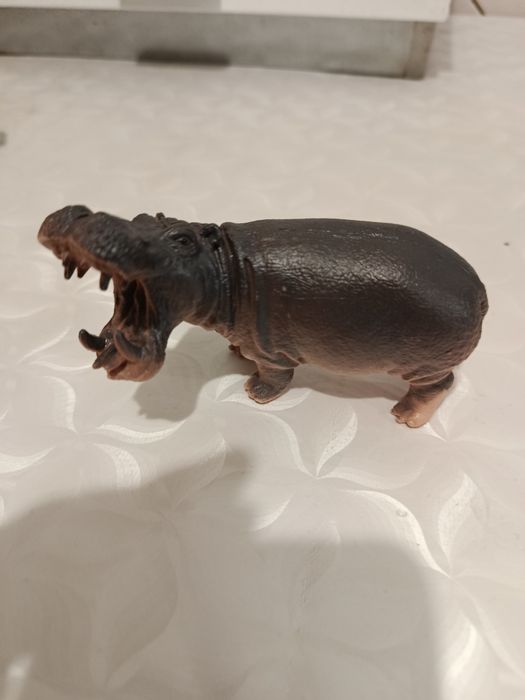 Игрушечный бегемот Отличный для игр