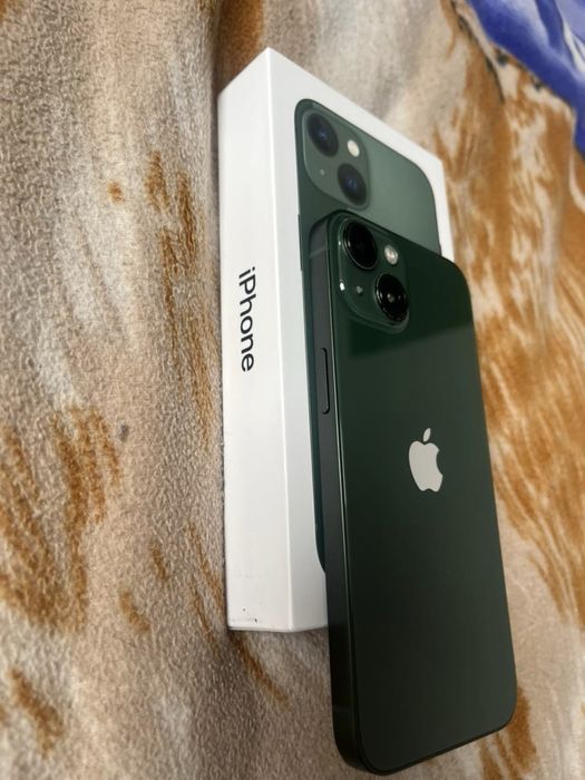 Продам айфон 13