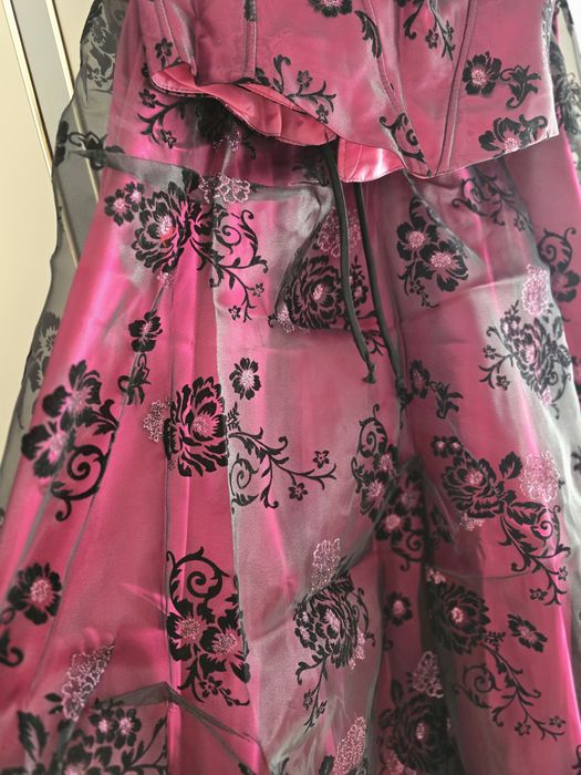 Vând costum de dama pentru nuntă