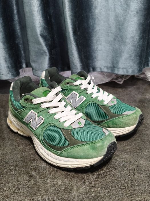 Оригинальные кроссовки New Balance 2002