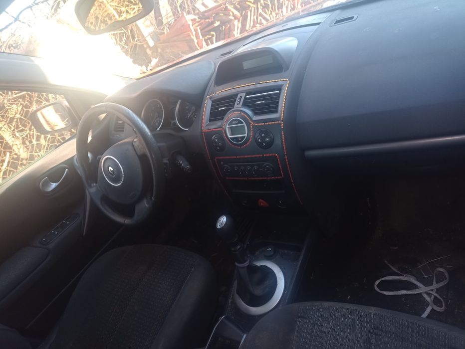 Renault Megane 2  + una de piese