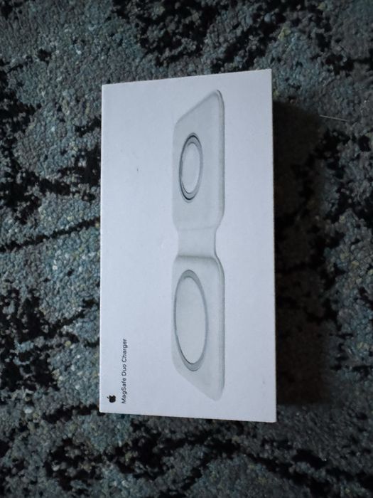 Apple MagSafe Duo Charger