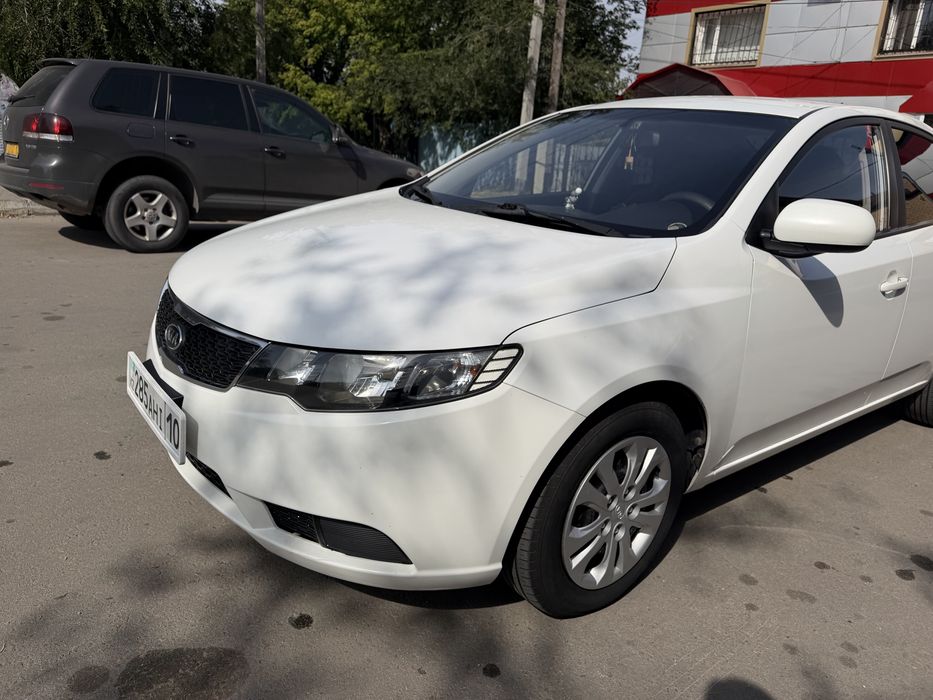 Автомобиль  kia cerato
