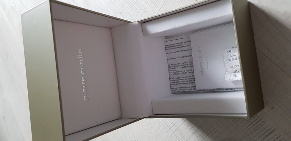 Vand ceas barbatesc Pierre Cardin original!