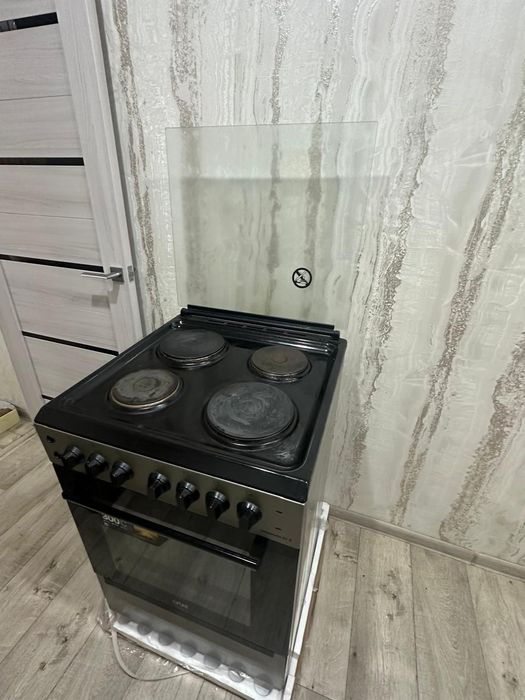 Электро плита 4 конфорки